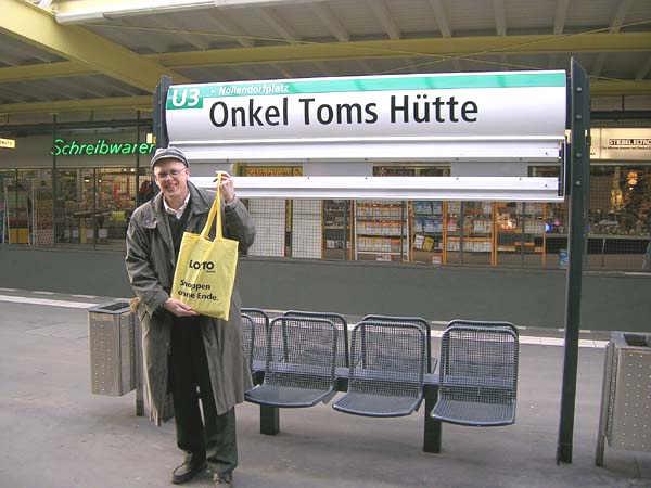 Rynerson waits for U-Bahn train